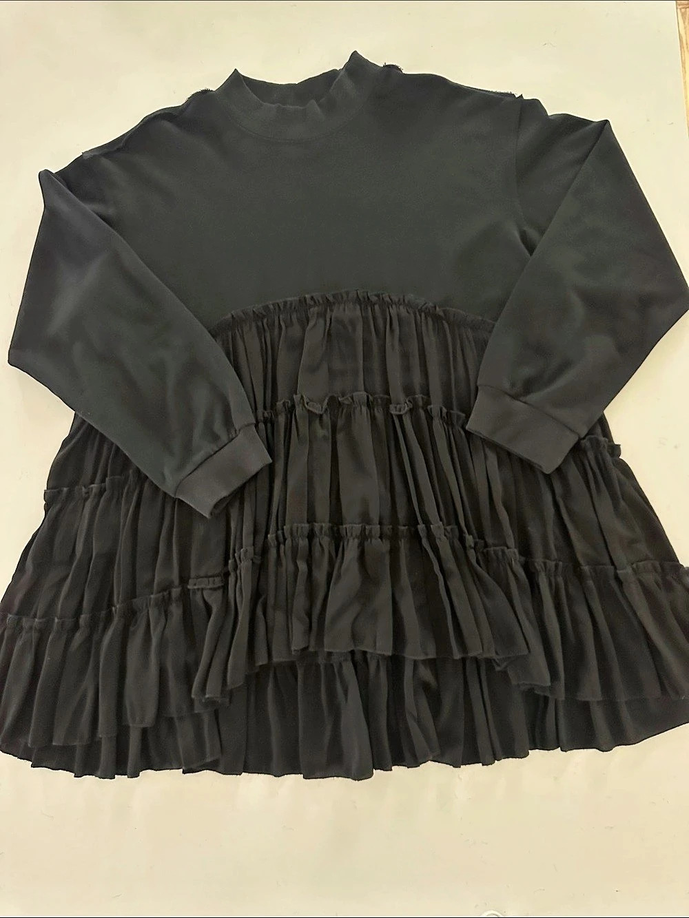 Black Tiered Hi-Low Top